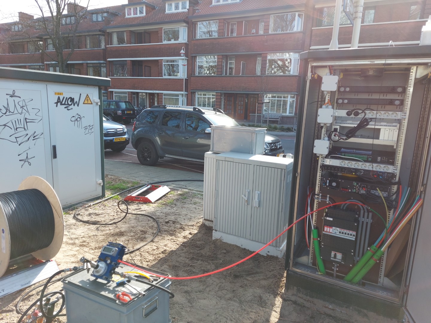 {Q-CAT} Q-CAT - Glasvezelmontage