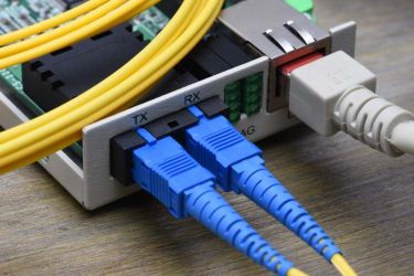 {Q-CAT} Q-CAT - Glasvezeltechniek