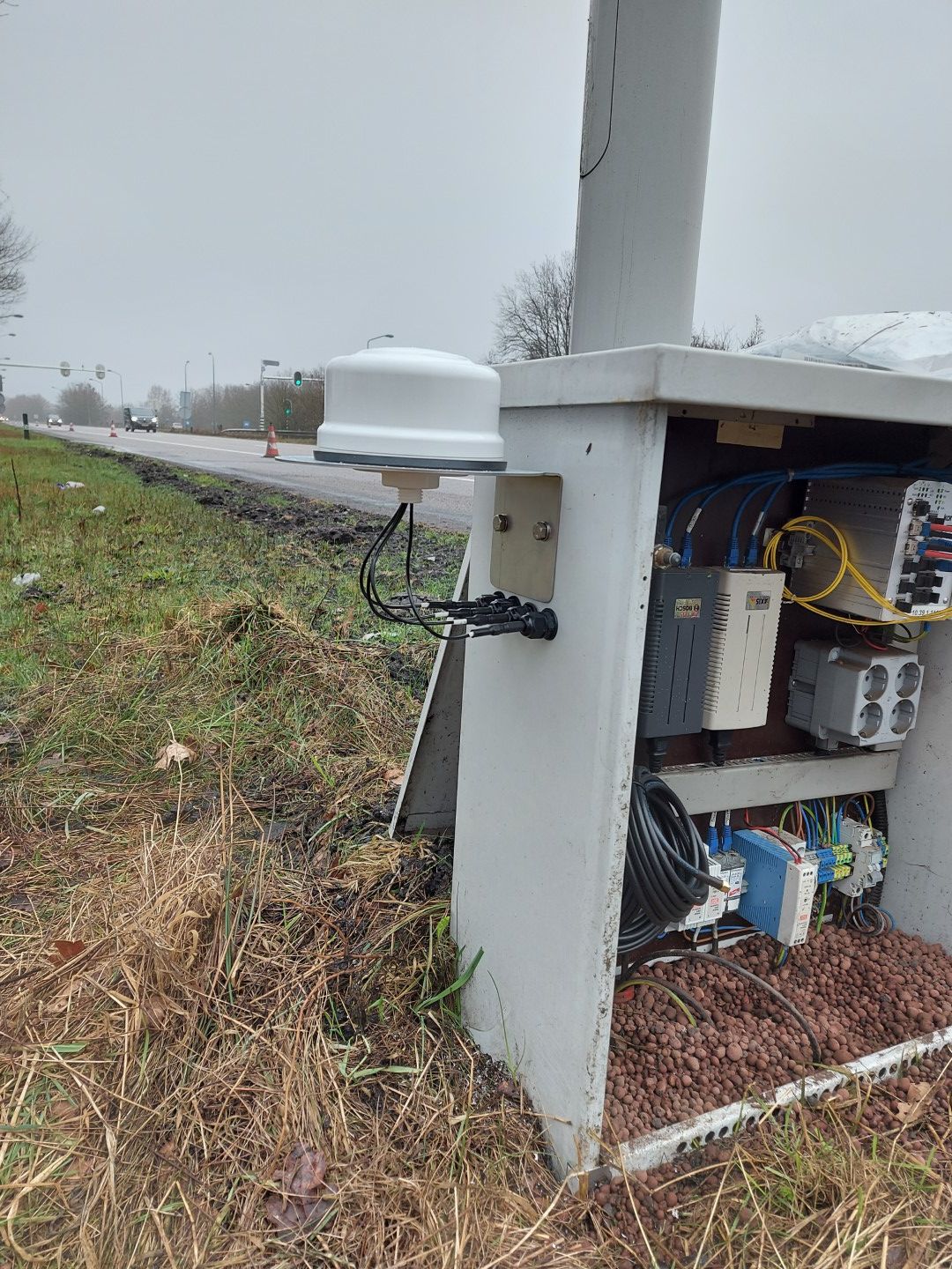 {Q-CAT} Q-CAT - Glasvezelmontage